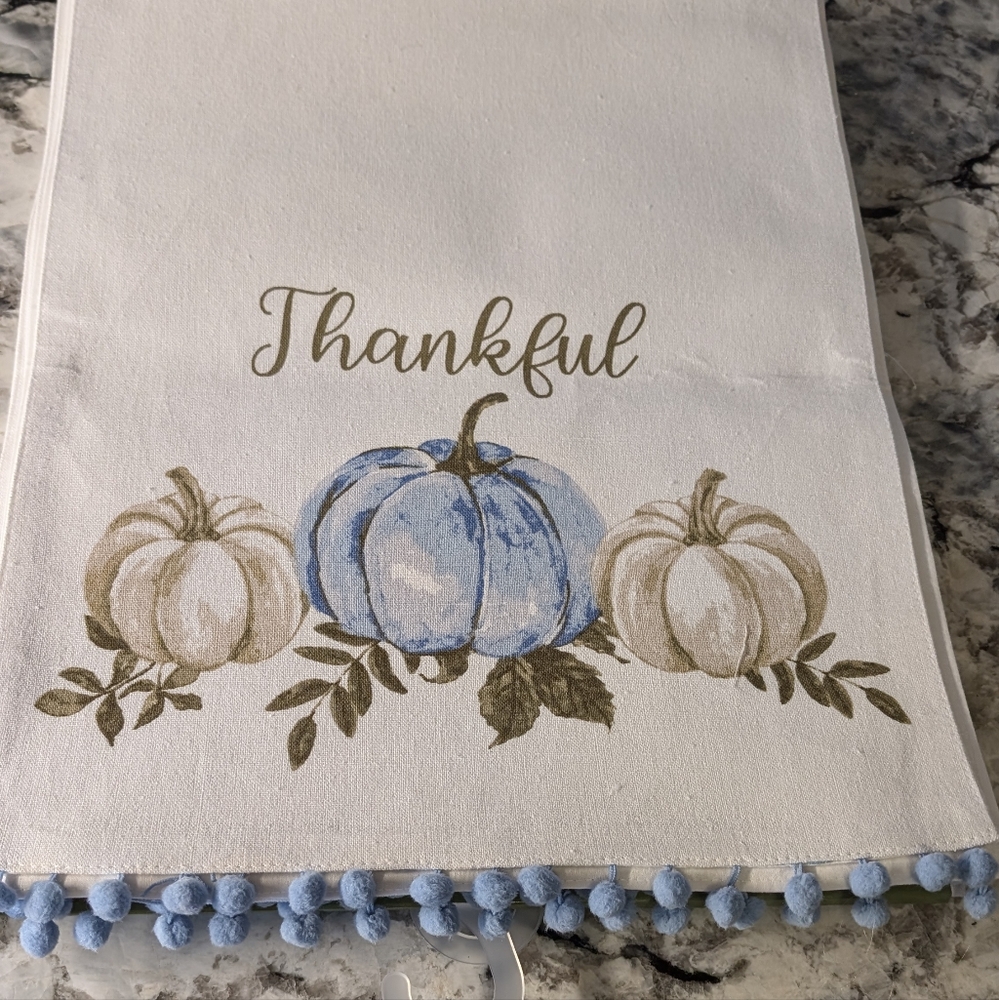 🆕🍁🍂Fall Table Runner - Picture 3 of 4